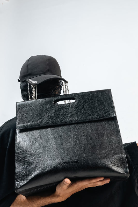 THE CLASSIC LEATHER BAG