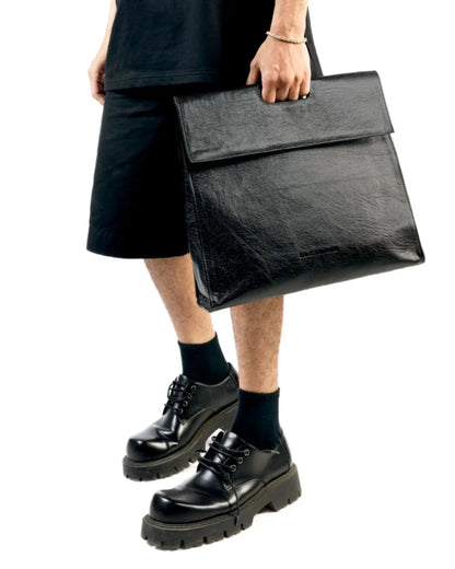 THE CLASSIC LEATHER BAG
